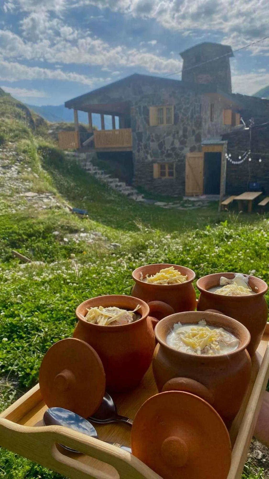 Ushguli 12 Century Hotel Bagian luar foto