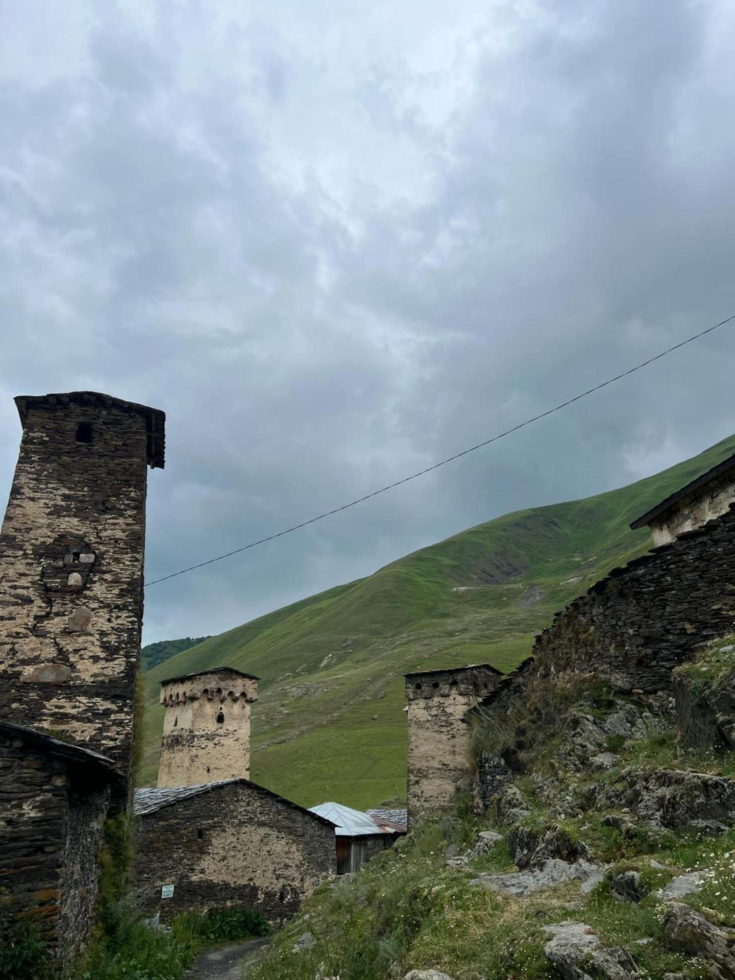 Ushguli 12 Century Hotel Bagian luar foto