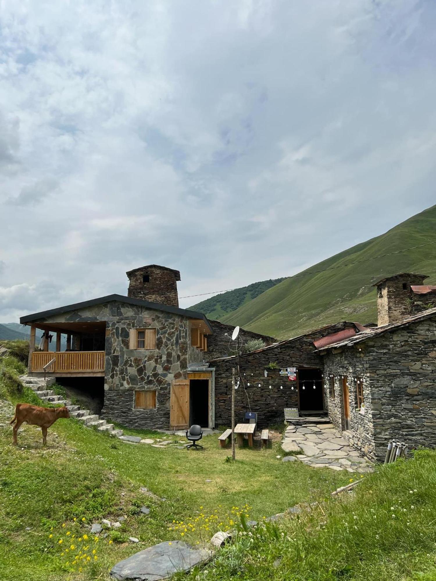Ushguli 12 Century Hotel Bagian luar foto